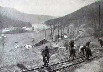 Les territoriaux réparent le chemin de fer de la SCHLUCHT